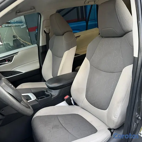 jeepetas y camionetas - TOYOTA RAV4 XLE 2022 4