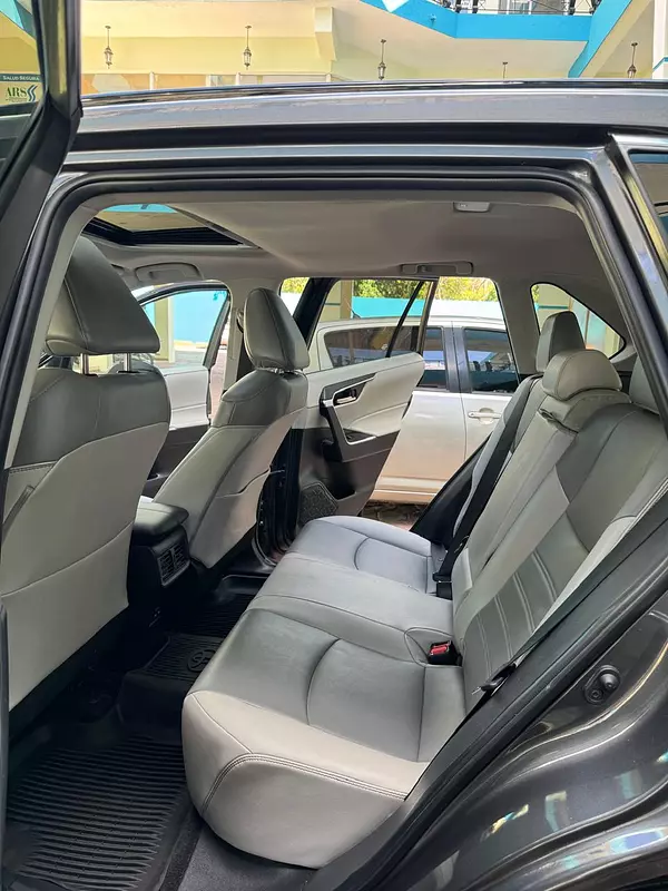 jeepetas y camionetas - Toyota rav4 2022 xle premium  3