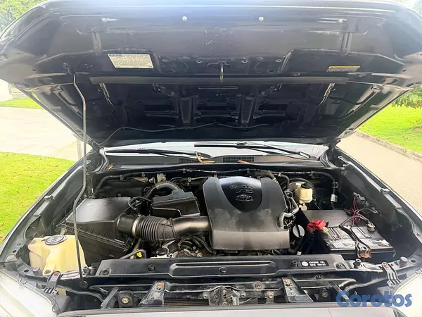 jeepetas y camionetas - Toyota tacoma sr5 2016 9
