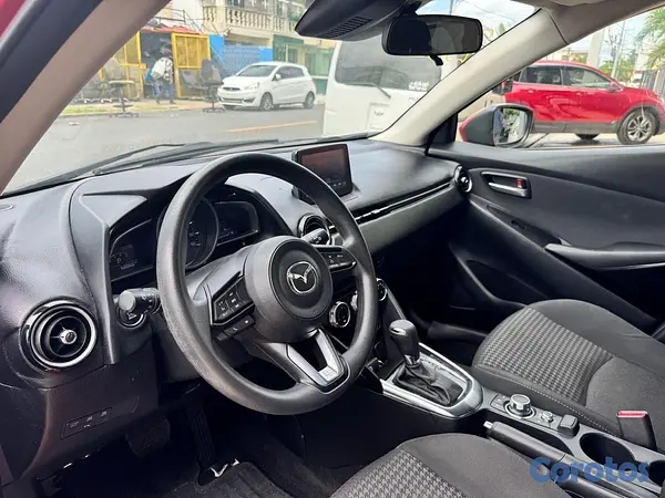 carros - Mazda demio 2018 4