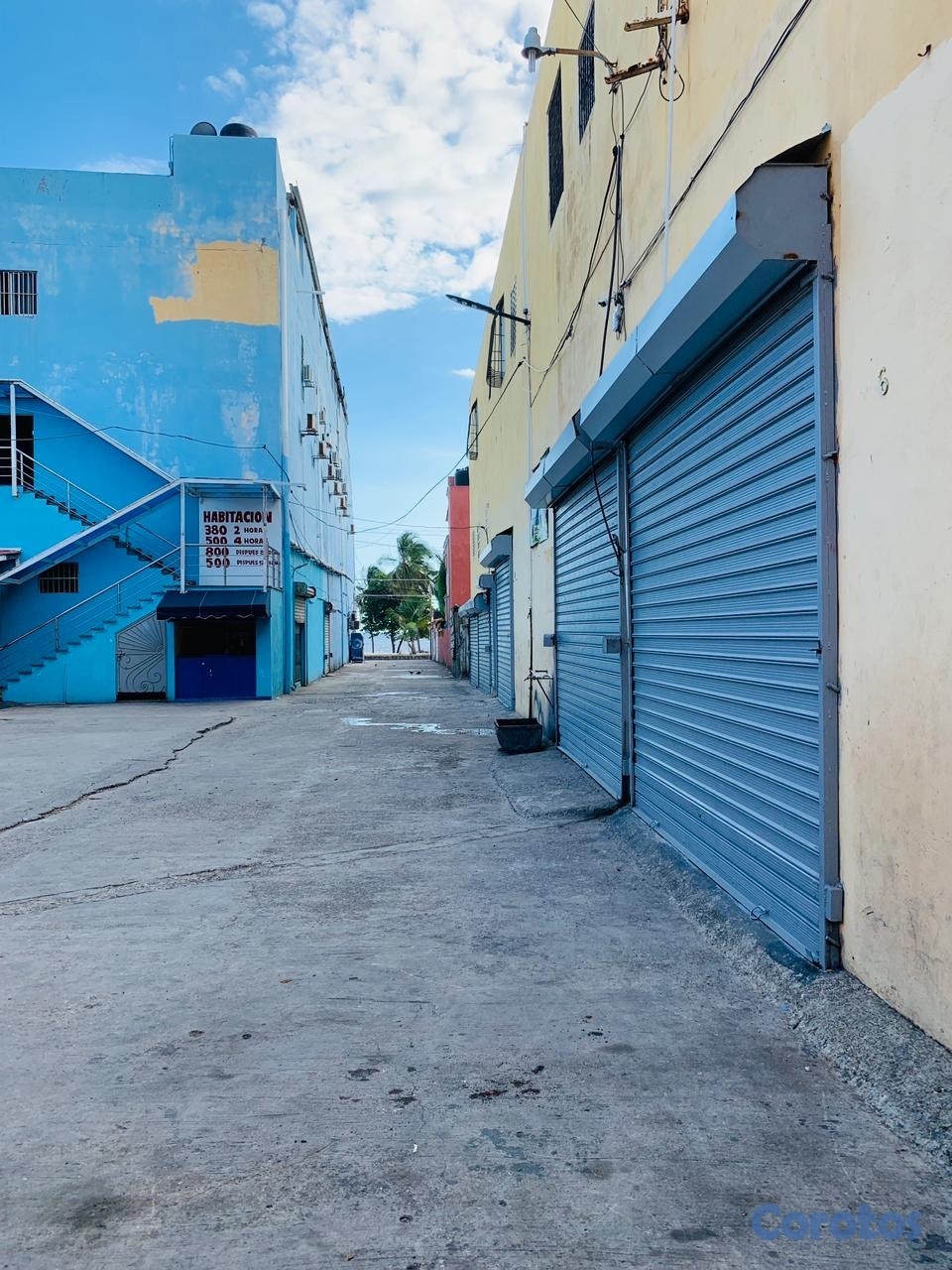 oficinas y locales comerciales - Alquilo nave en santo Domingo este  2