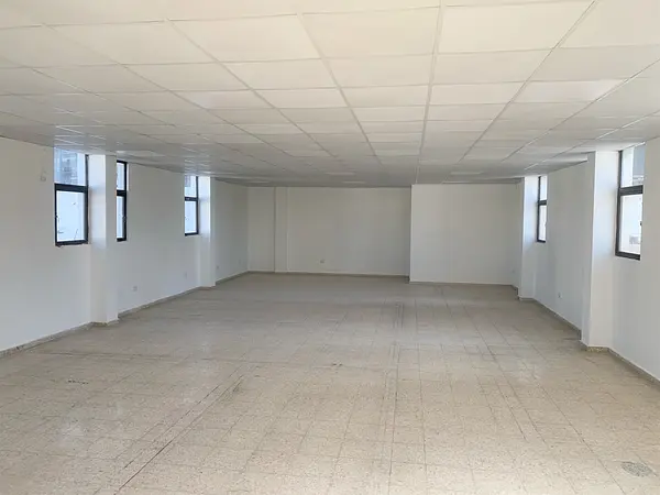oficinas y locales comerciales - Local con espacio abierto en Naco 2