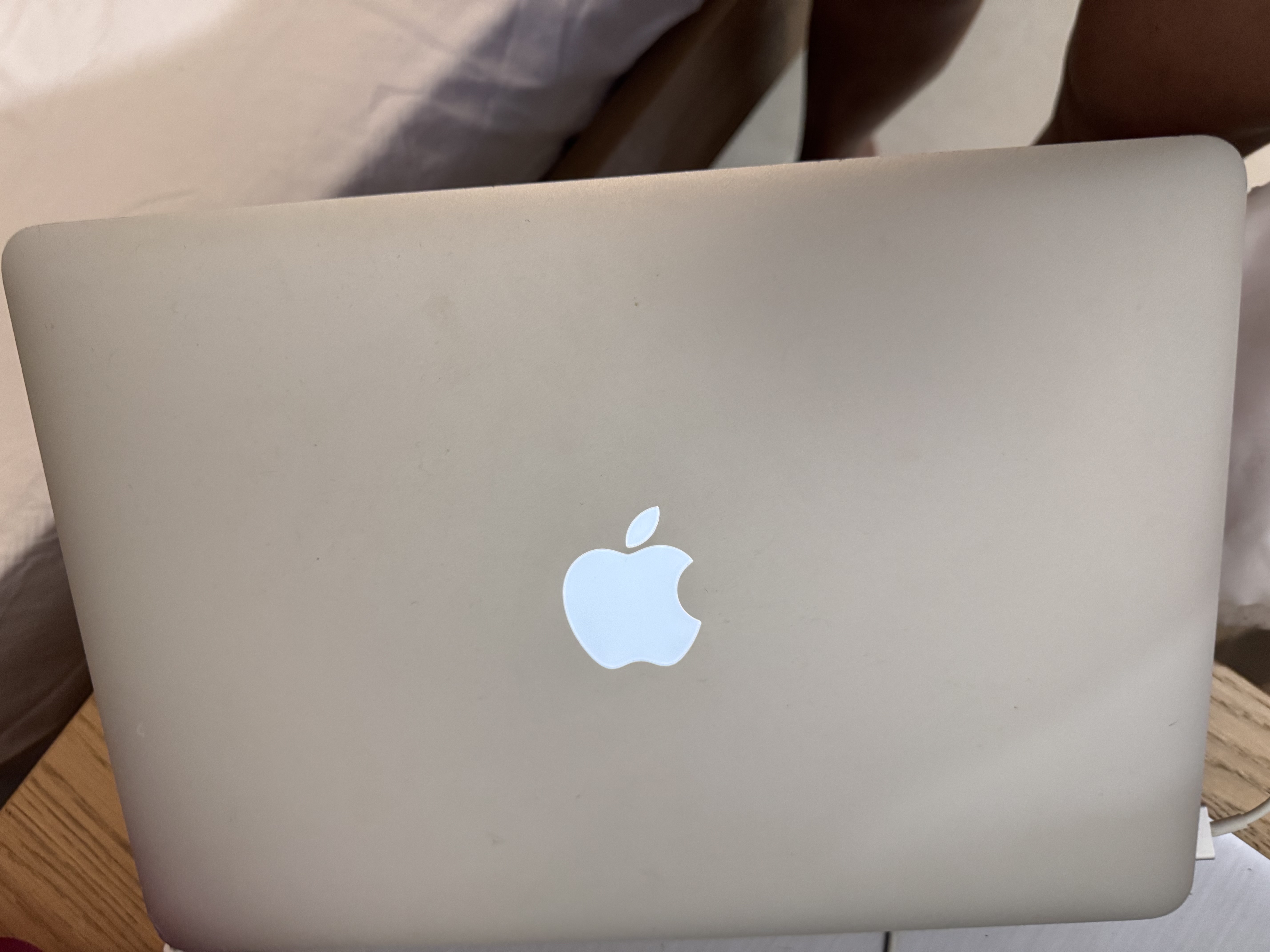 computadoras y laptops - MacBook Air 2013 negociable  3