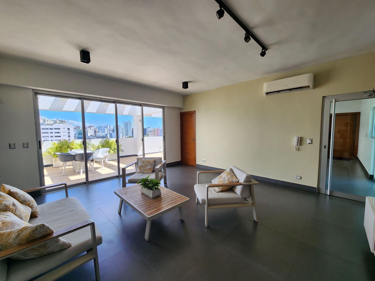 apartamentos - Apartamento en Alquiler en Piantini 4