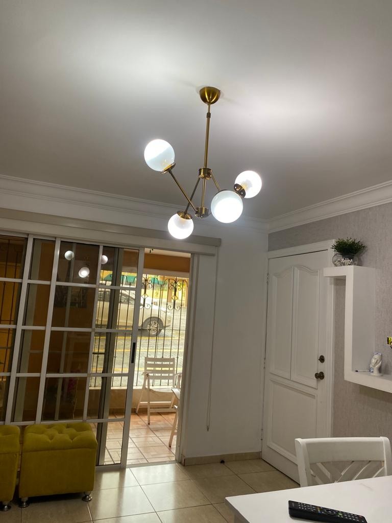apartamentos - Sector Gazcue 
Entre Bolivar y Pasteur.. muy céntrico .
1 Hab 
1 1/2 baño 
1er n 5