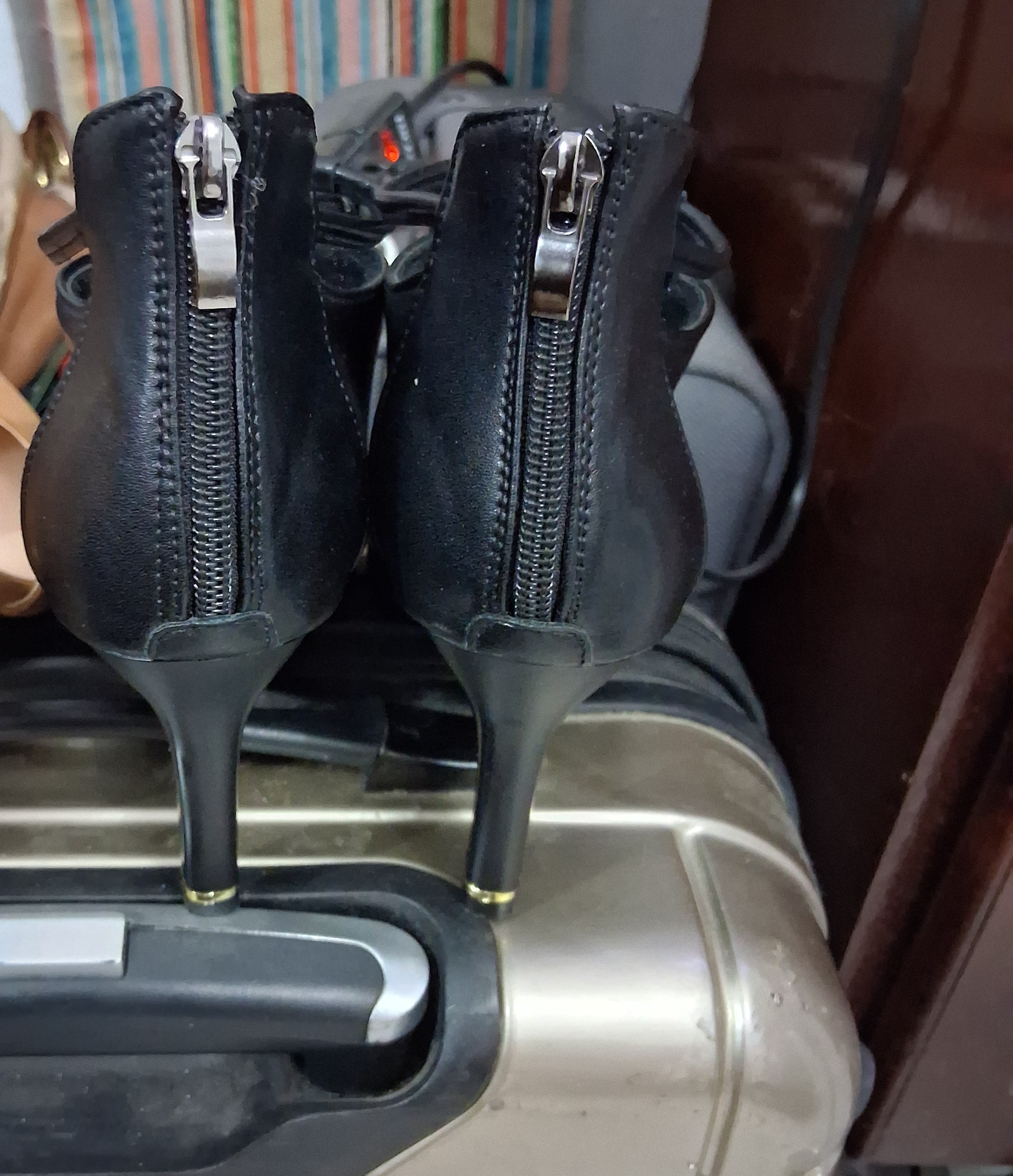 zapatos para mujer - Vendo botas recién importadas, de buena calidad.