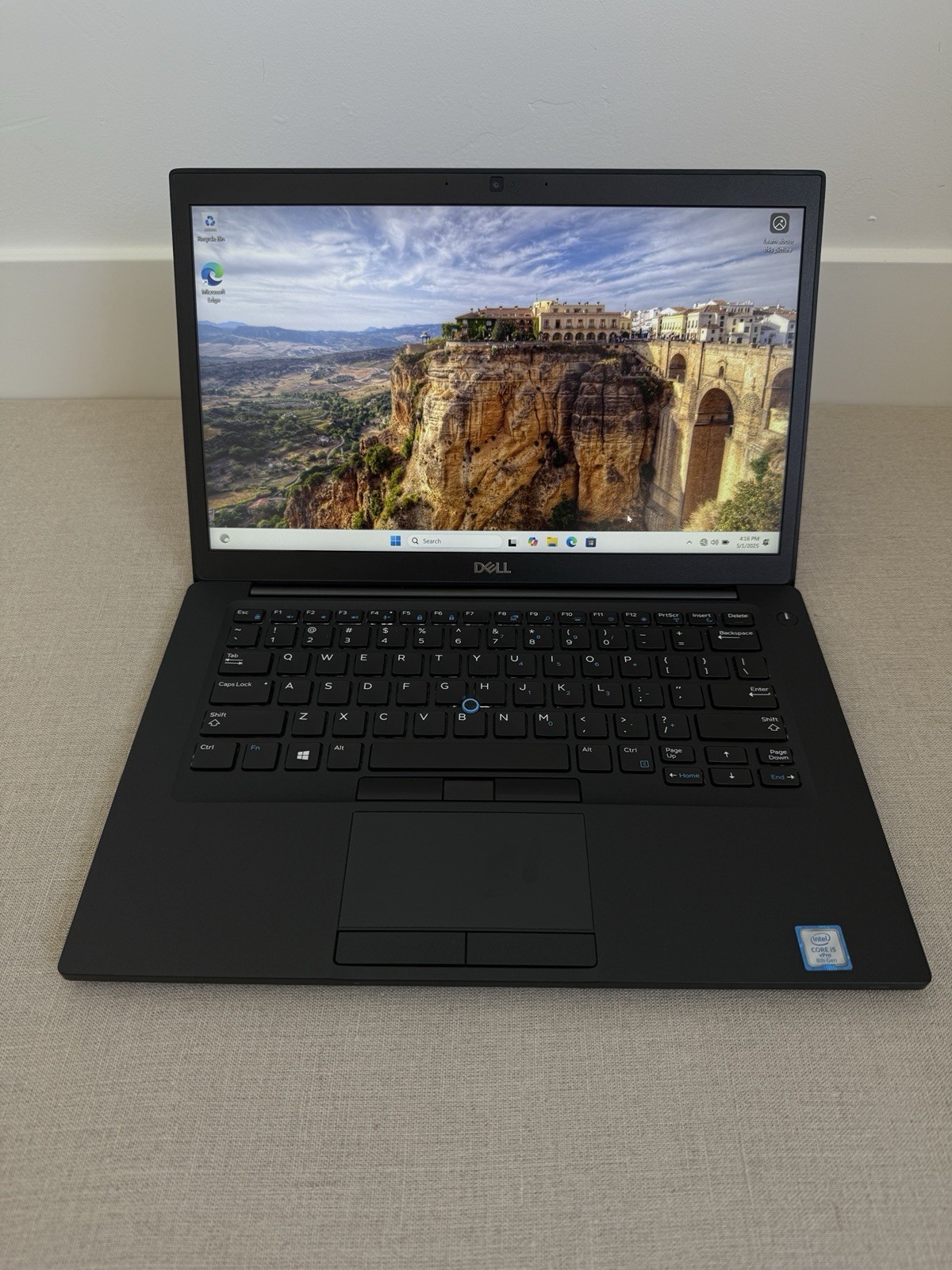 computadoras y laptops - Laptop Dell Touch 7490 i5, 8GB Memoria, 256GB SSD