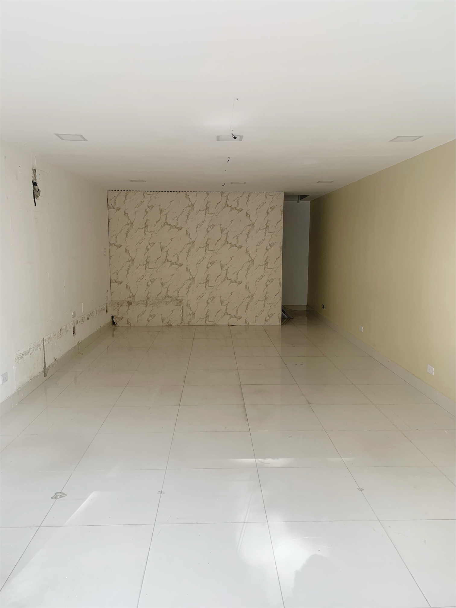 oficinas y locales comerciales - Local en primer nivel 2