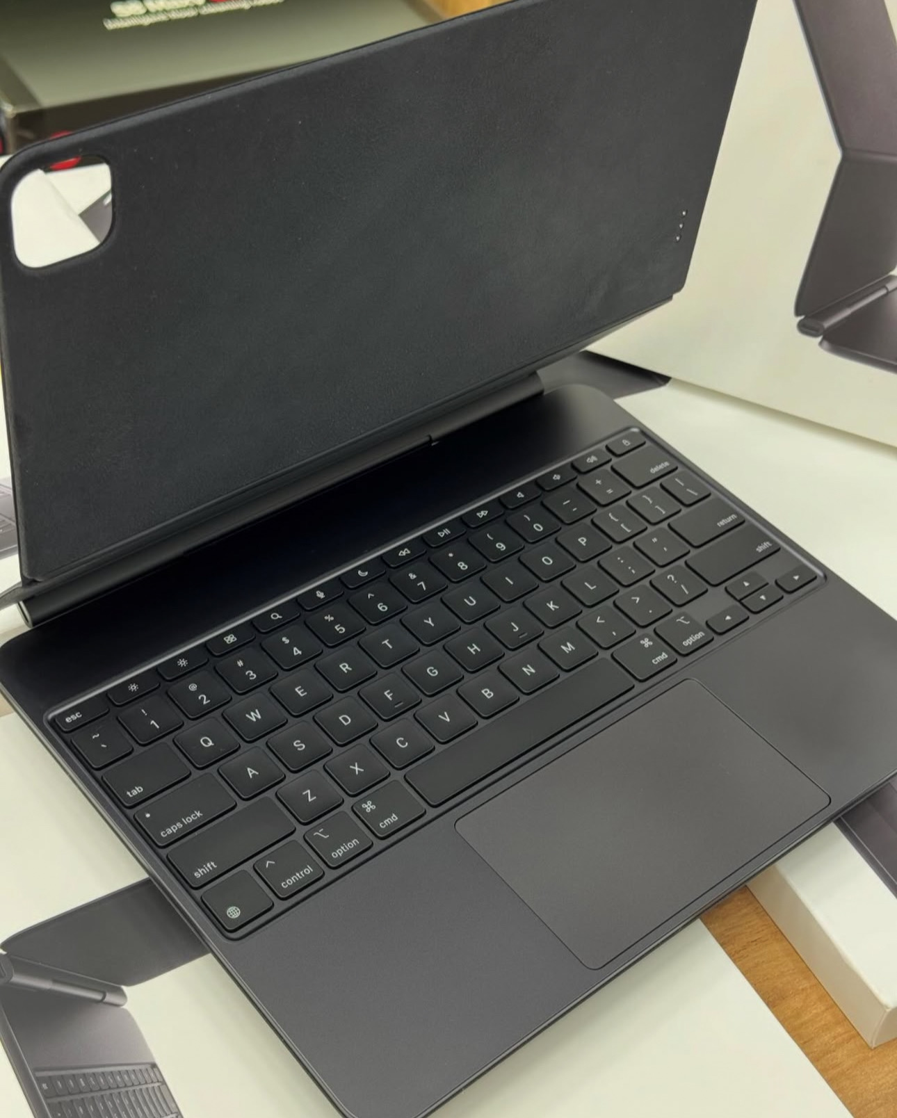 celulares y tabletas - Magic Keyboard Para iPad Pro 13” Chip M4 Nuevos Sellados  2
