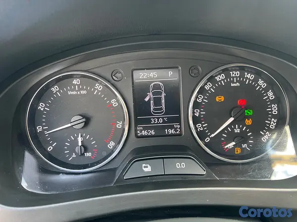carros - Skoda Rapid Negro 2015: ¡Excelente estado, bajo kilometraje! 7