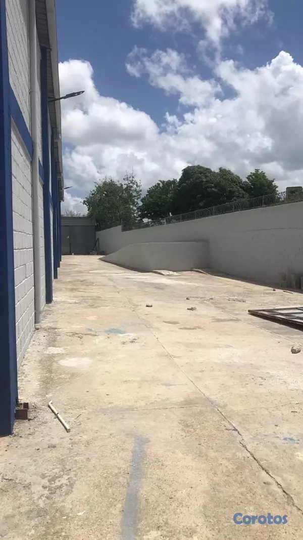 oficinas y locales comerciales - Nave Industrial en Las Americas  3