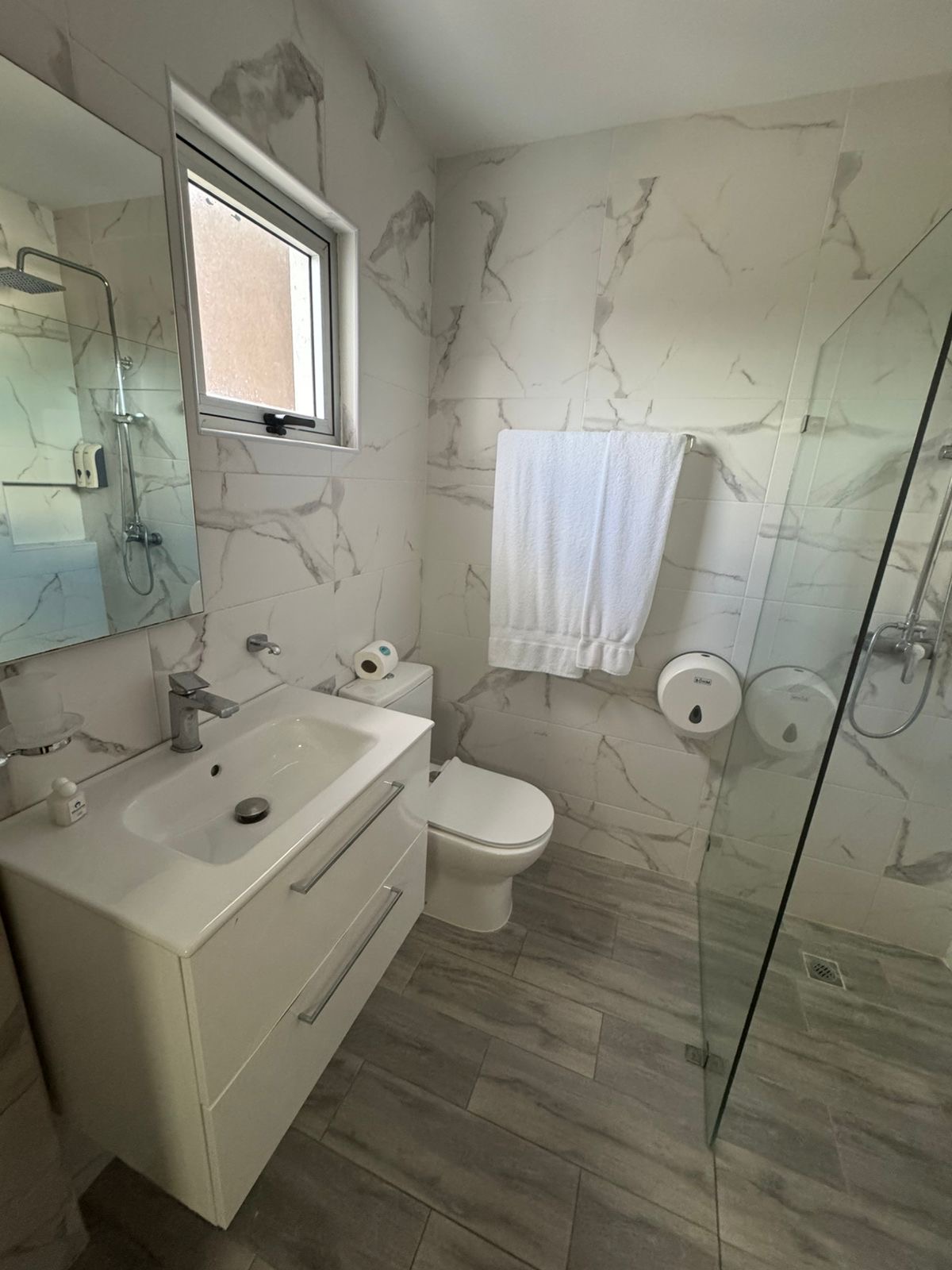 apartamentos - Alquiló amueblado el vergel dos hab 2.5 baños dos  5