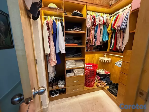 apartamentos - vendo independencia urbanización tropical pis 3 con dos habitaciones dos baños  13