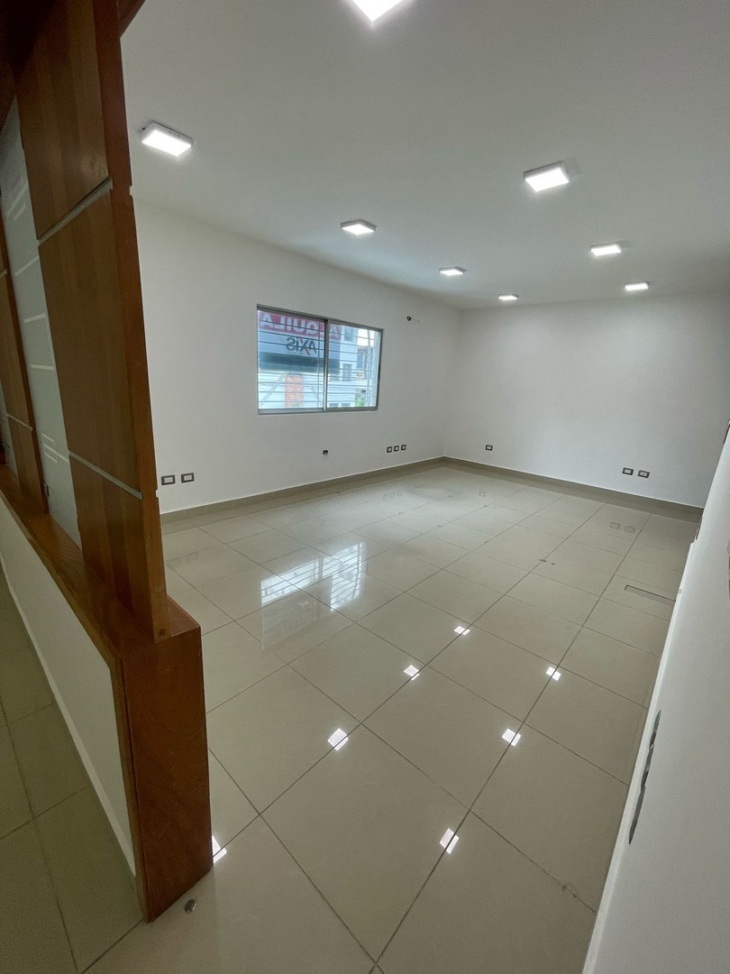 oficinas y locales comerciales - Rento Amplio Local Comercial de 160 Mts En 2do Piso en Serrallés. 
CÓDIGO: PD242 2