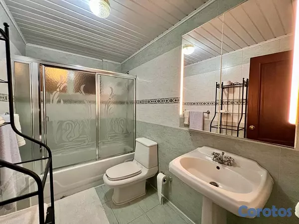 apartamentos - vendo avenida anacaona tres habitaciones con su baño dos parqueos paralelos  12