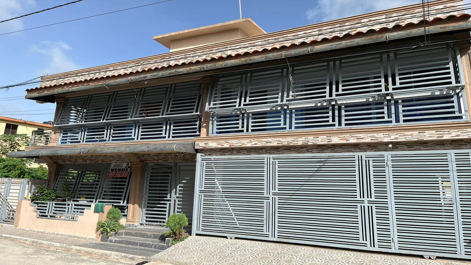 casas - SE VENDE EDIFICIO CON CASA PRIMER PISO Y 2 APTOS SEGUNDO PISO 1