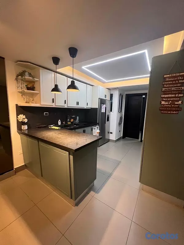 apartamentos - vendo avenida independencia tercer nivel tres habitaciones 2.5 baños dos parqueo 7
