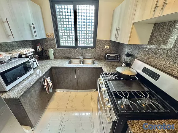 apartamentos - vendo Evaristo Morales tercer nivel tres habitaciones 2.5 baños dos parqueo  6