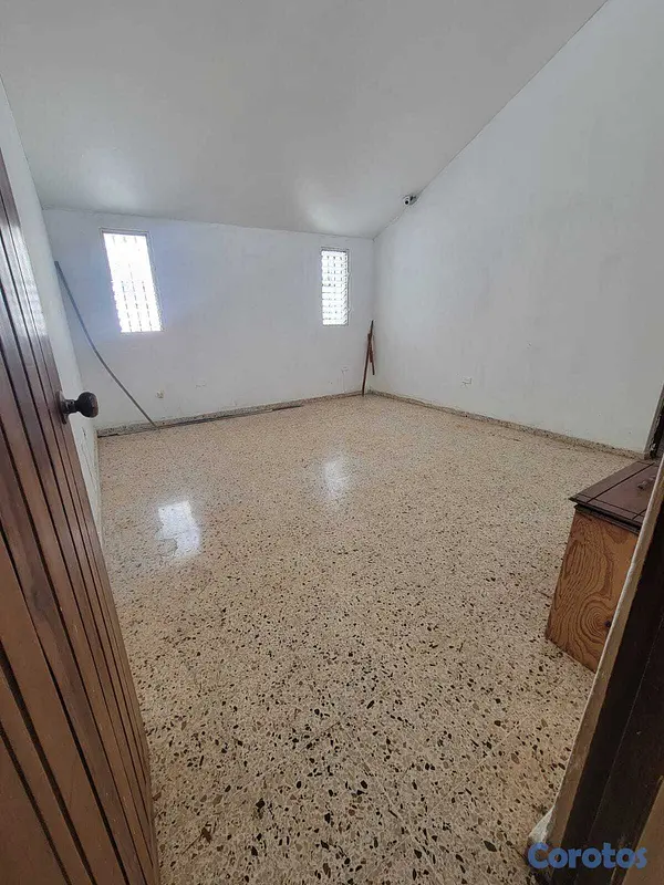 oficinas y locales comerciales - Local Comercial en Alquiler  de 112 Metros en 2do  12