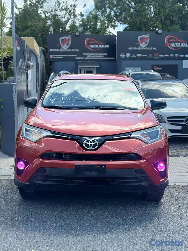 jeepetas y camionetas - Toyota rav4 LE 4x4 2016 6
