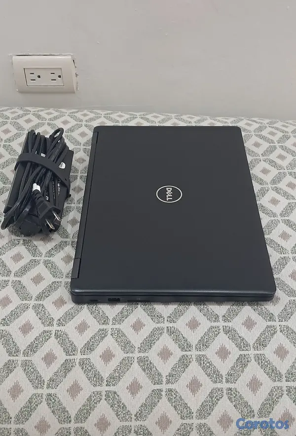 computadoras y laptops - Laptop Dell i5 8GB Ram 256GB SSD M.2 Disco solido  3