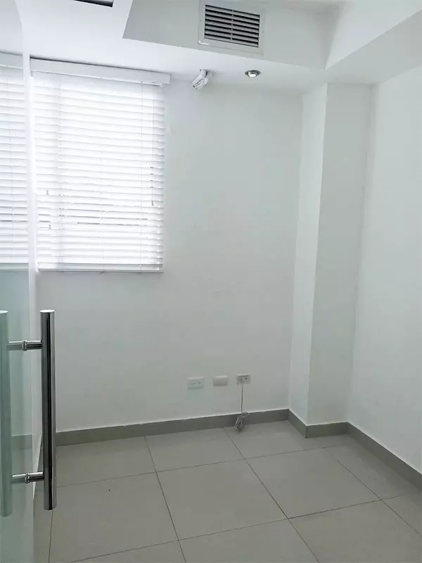 oficinas y locales comerciales - Local para oficina en los prados  4