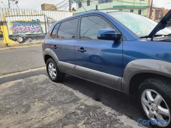 jeepetas y camionetas - Hyundai Tucson  2005 – Precio Negociable 10