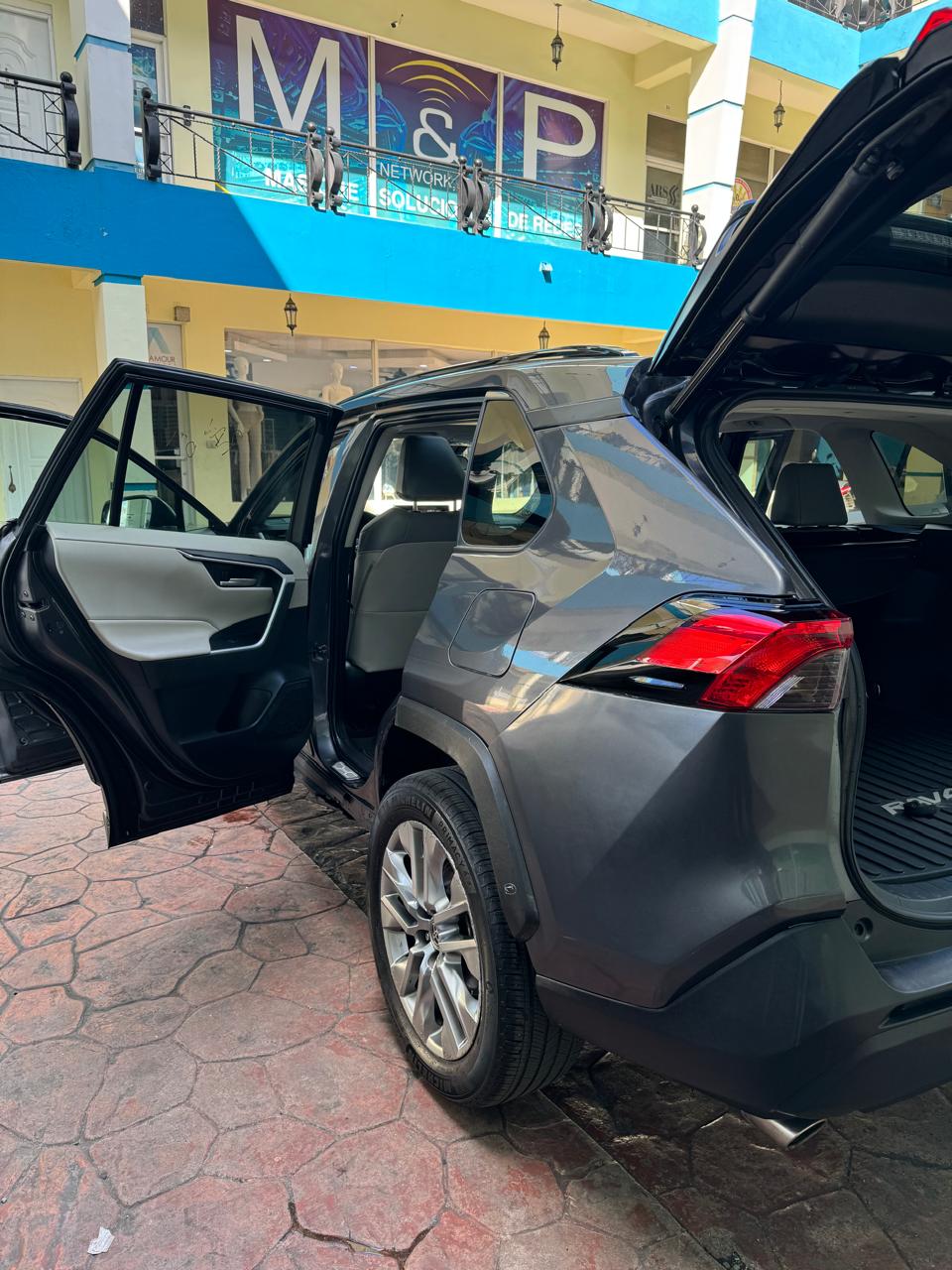 jeepetas y camionetas - Toyota rav4 2022 xle premium  1