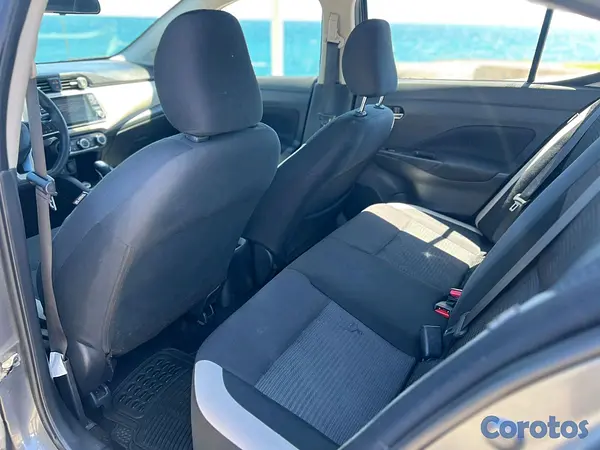 carros - Nissan Versa SV 2021  8