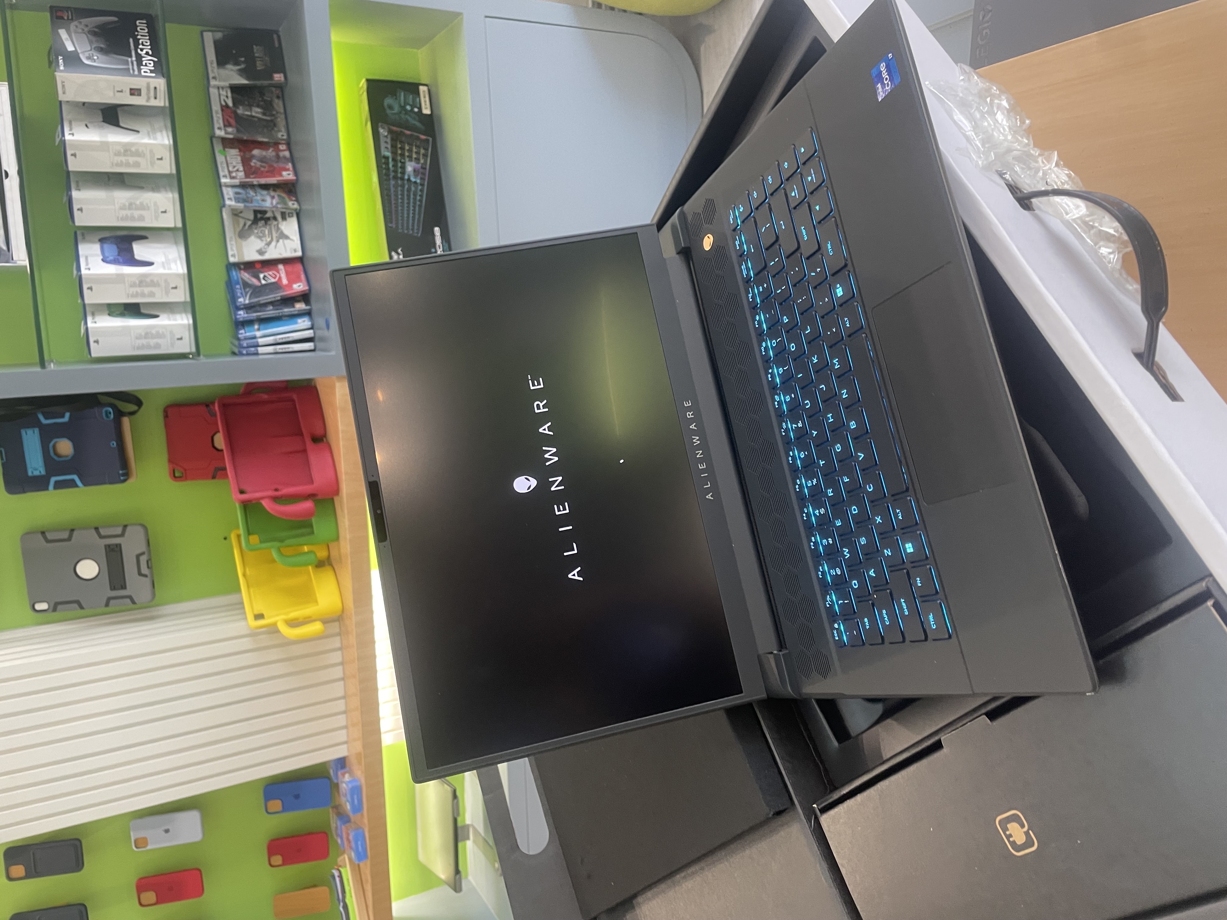 computadoras y laptops - LAPTOP ALIENWARE 13th generación INTEL CORE i7 RTX 4070 16Gb de ram 1Tb SSD 1