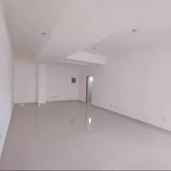 oficinas y locales comerciales - Alquiler local céntrico en el Mirador  3