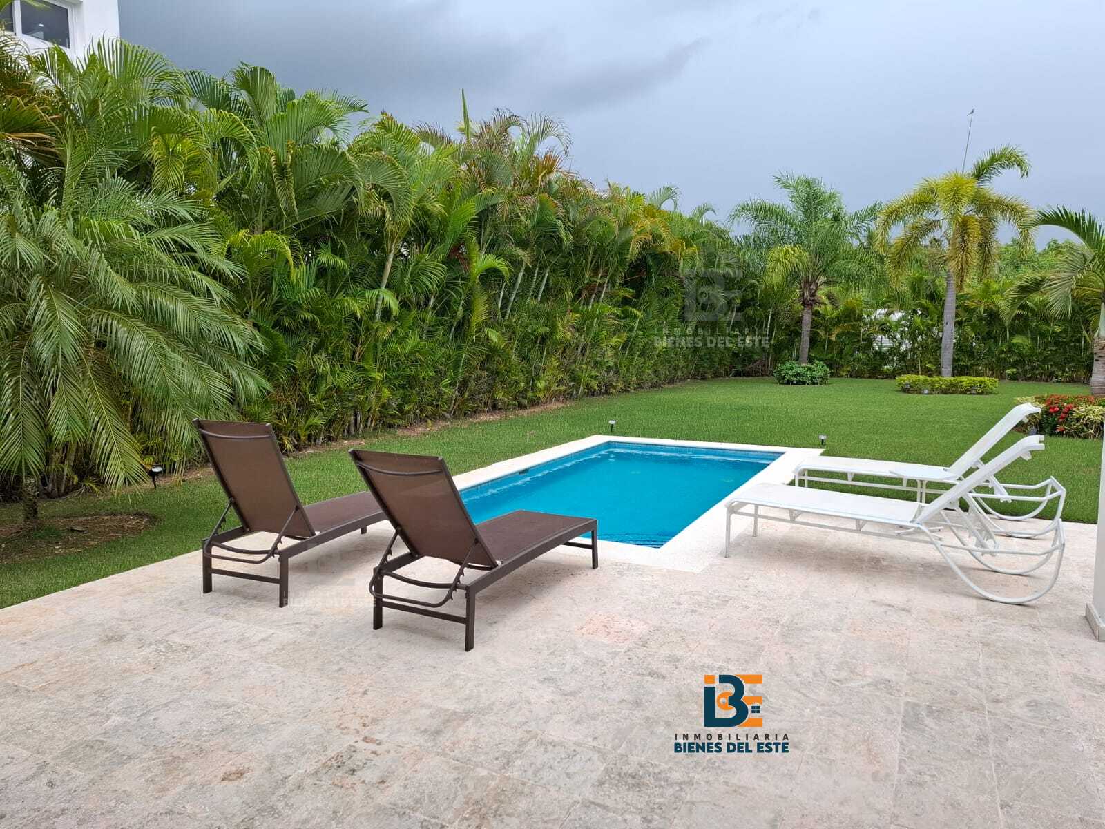 casas vacacionales y villas - VENDO Hermosa Villa en PLAYA NUEVA ROMANA 8