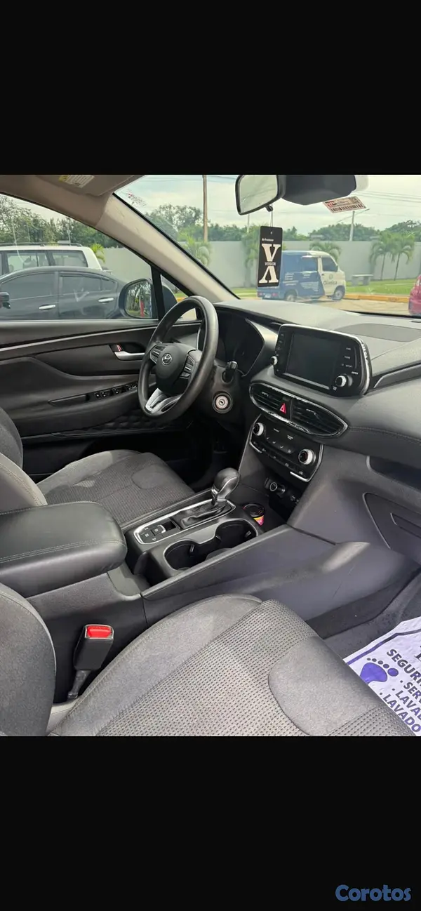 jeepetas y camionetas - Hyundai Santa Fe 2019 • 2 Filas • Nítida • Precio Negociable 3