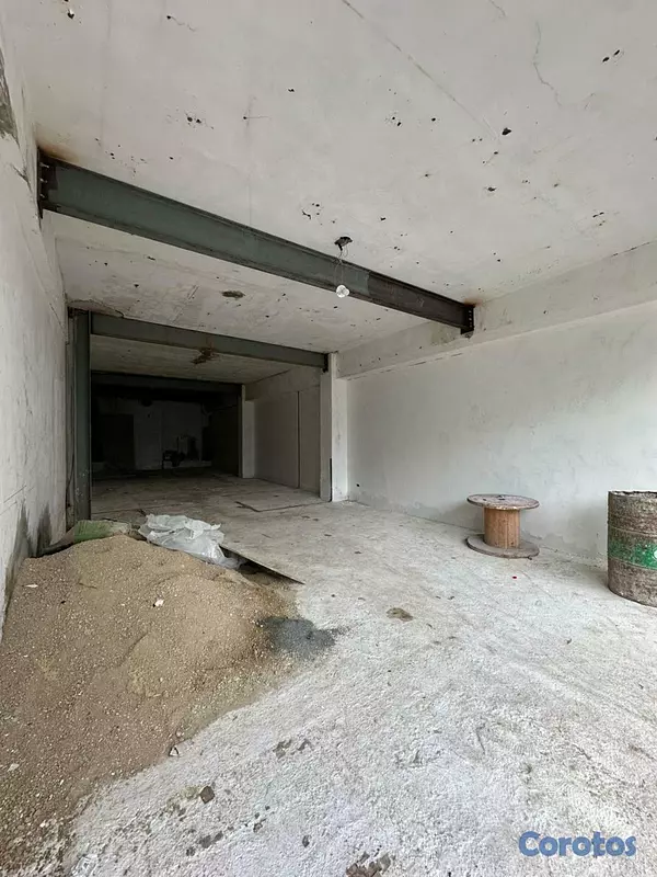 oficinas y locales comerciales - Local Comercial en Primer Nivel - 110mts - Sector  2