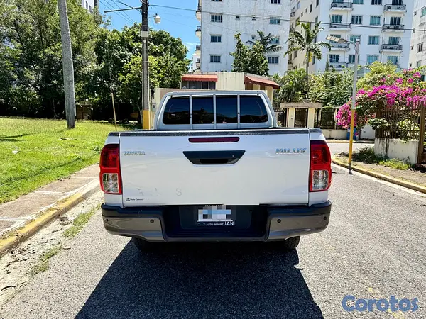 jeepetas y camionetas - Toyota Hilux  4
