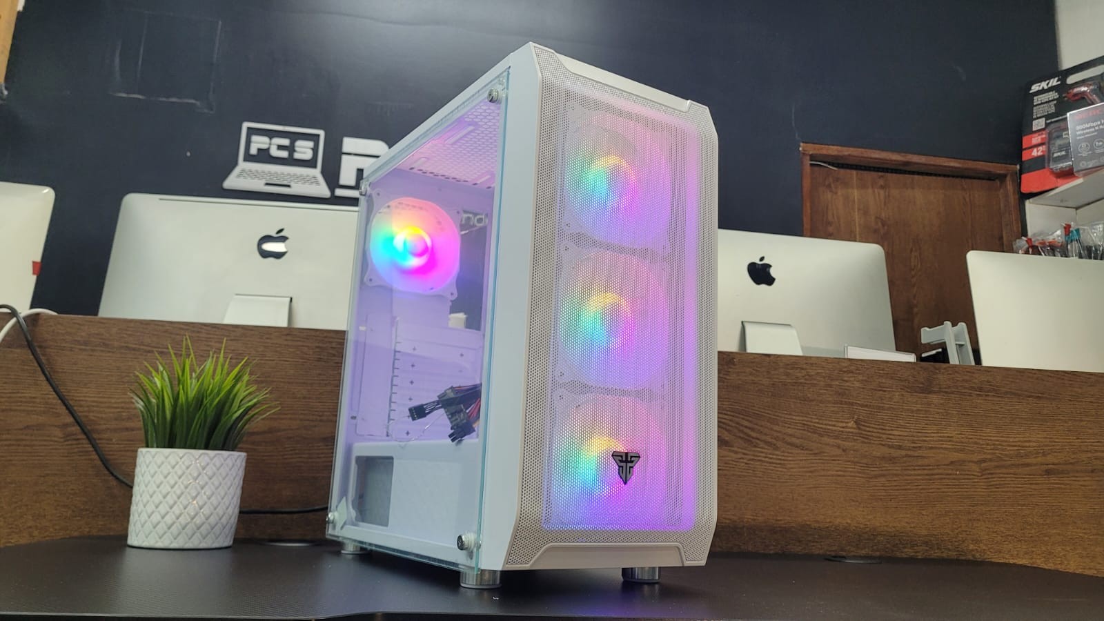computadoras y laptops - CASE GAMER/ 4 VENTILADORES RGB/ CRISTAL TEMPLADO 1