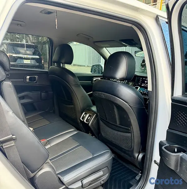 jeepetas y camionetas - Kia Sorento LX 2022 9