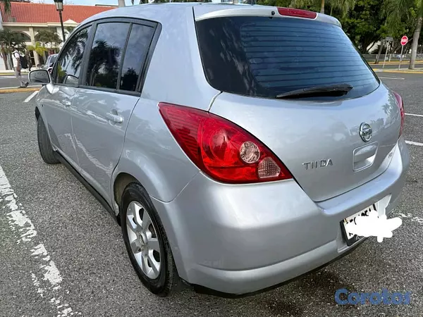 carros - Nissan Tiida 2008 Hatchback 4