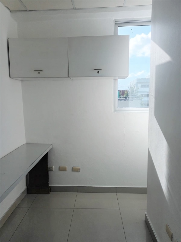 oficinas y locales comerciales - Local para oficina en los prados  5