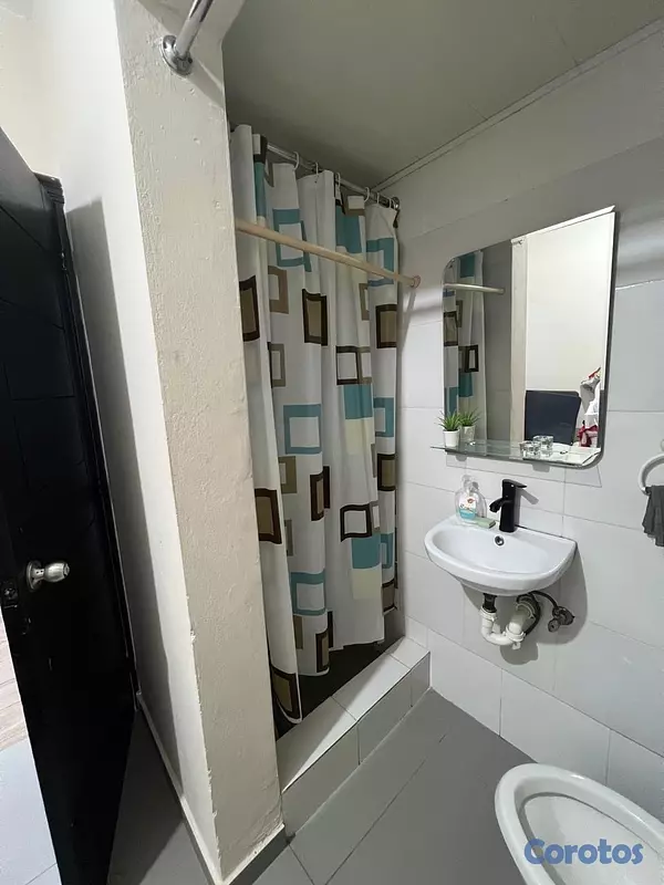apartamentos - vendo avenida independencia tercer nivel tres habitaciones 2.5 baños dos parqueo 10