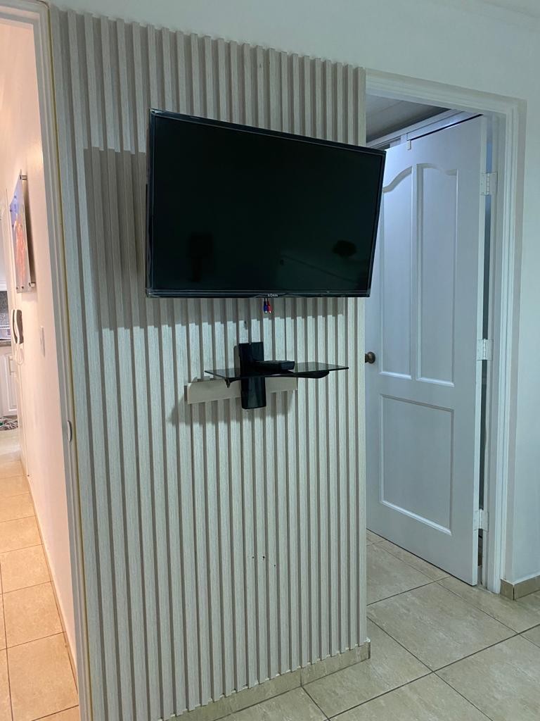 apartamentos - Sector Gazcue 
Entre Bolivar y Pasteur.. muy céntrico .
1 Hab 
1 1/2 baño 
1er n 9
