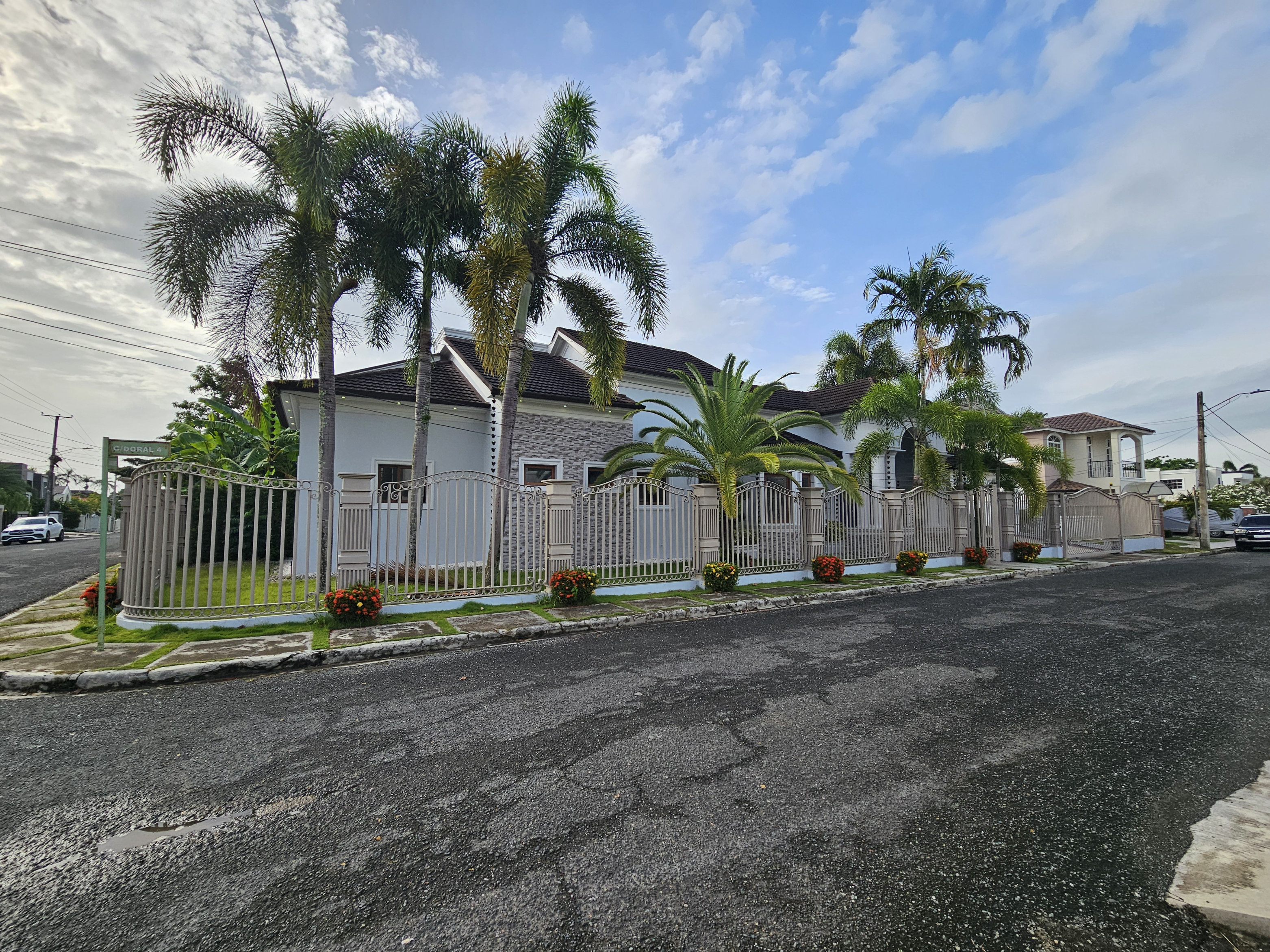 casas - Se Vende Casa en Proyecto Cerrado en San Francisco de Macorís Macoris
