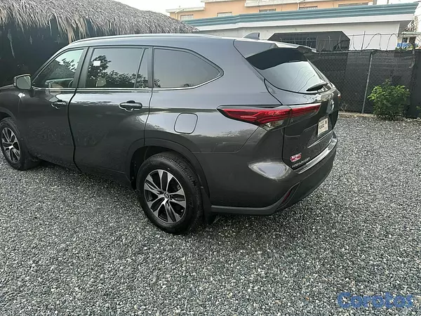 jeepetas y camionetas - Toyota higlander xle 2024 6