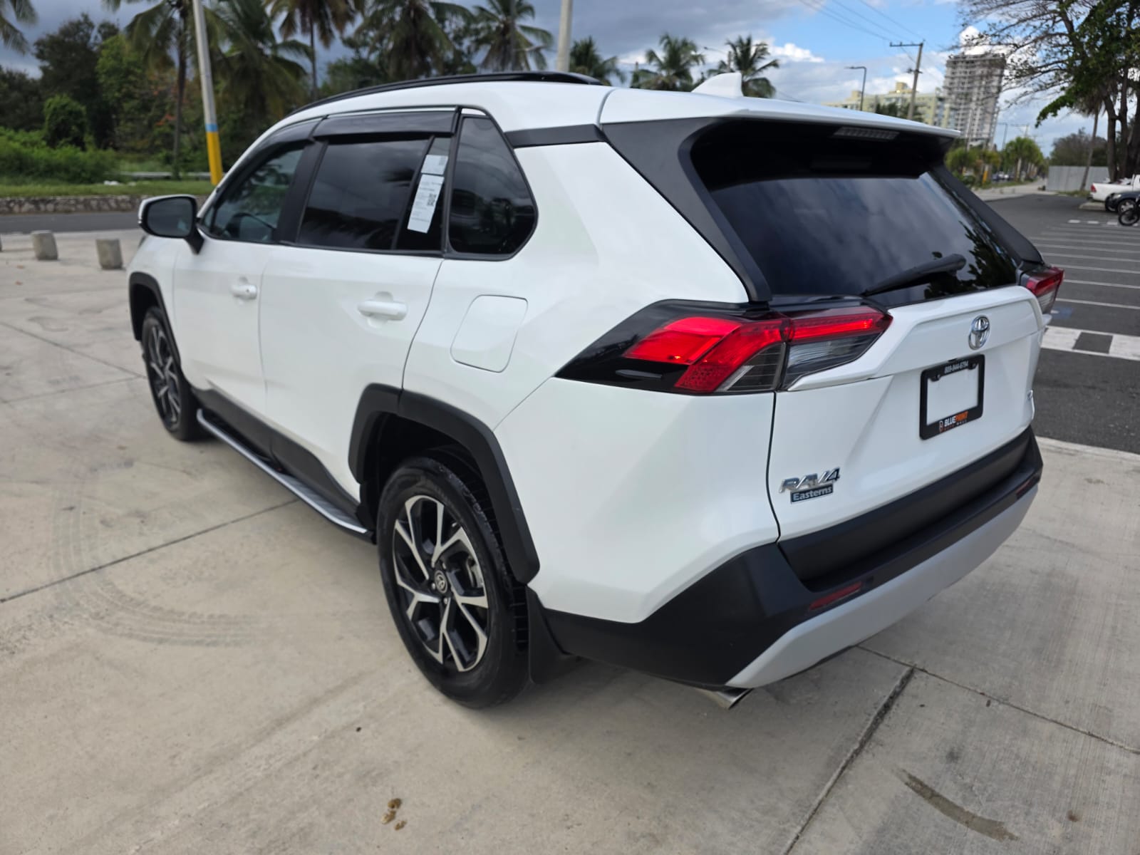 jeepetas y camionetas - TOYOTA RAV4 XLE 2021  8