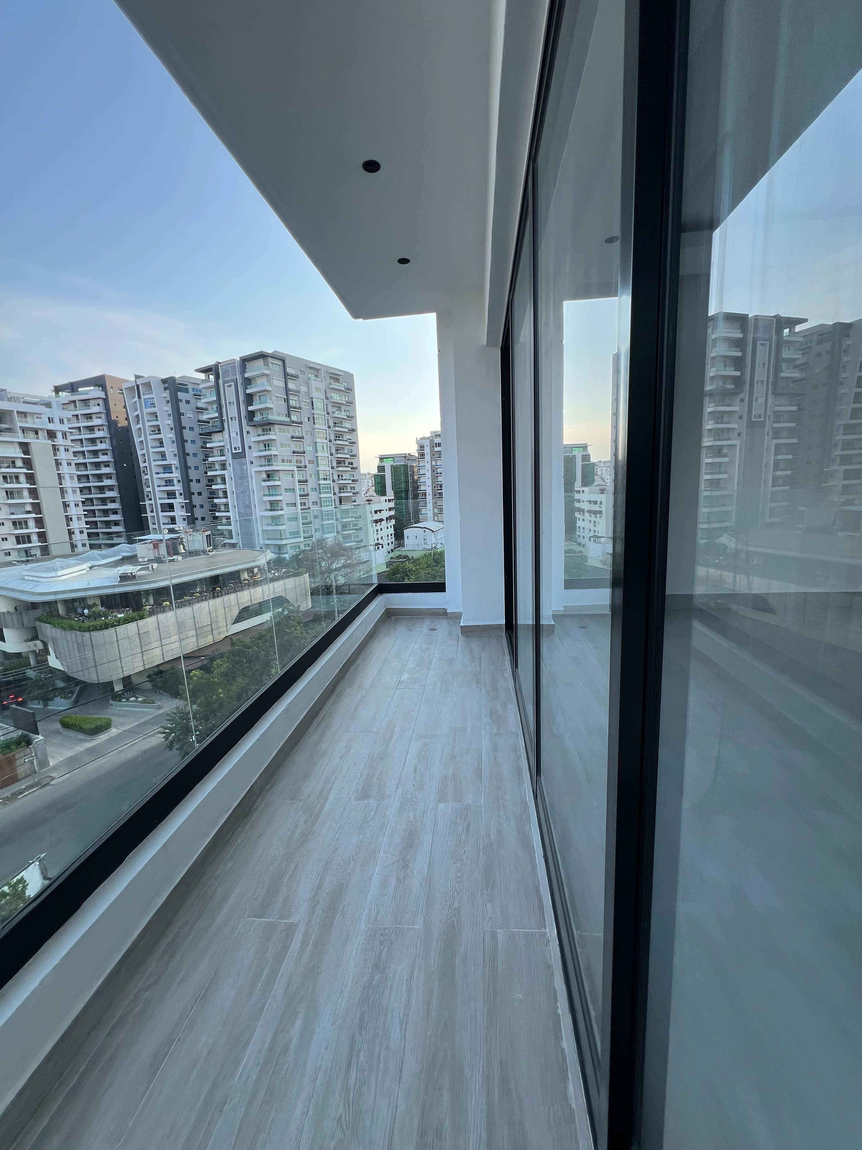 apartamentos - Alquiló naco dos hab 2.5 baños dos parqueos balcón 6