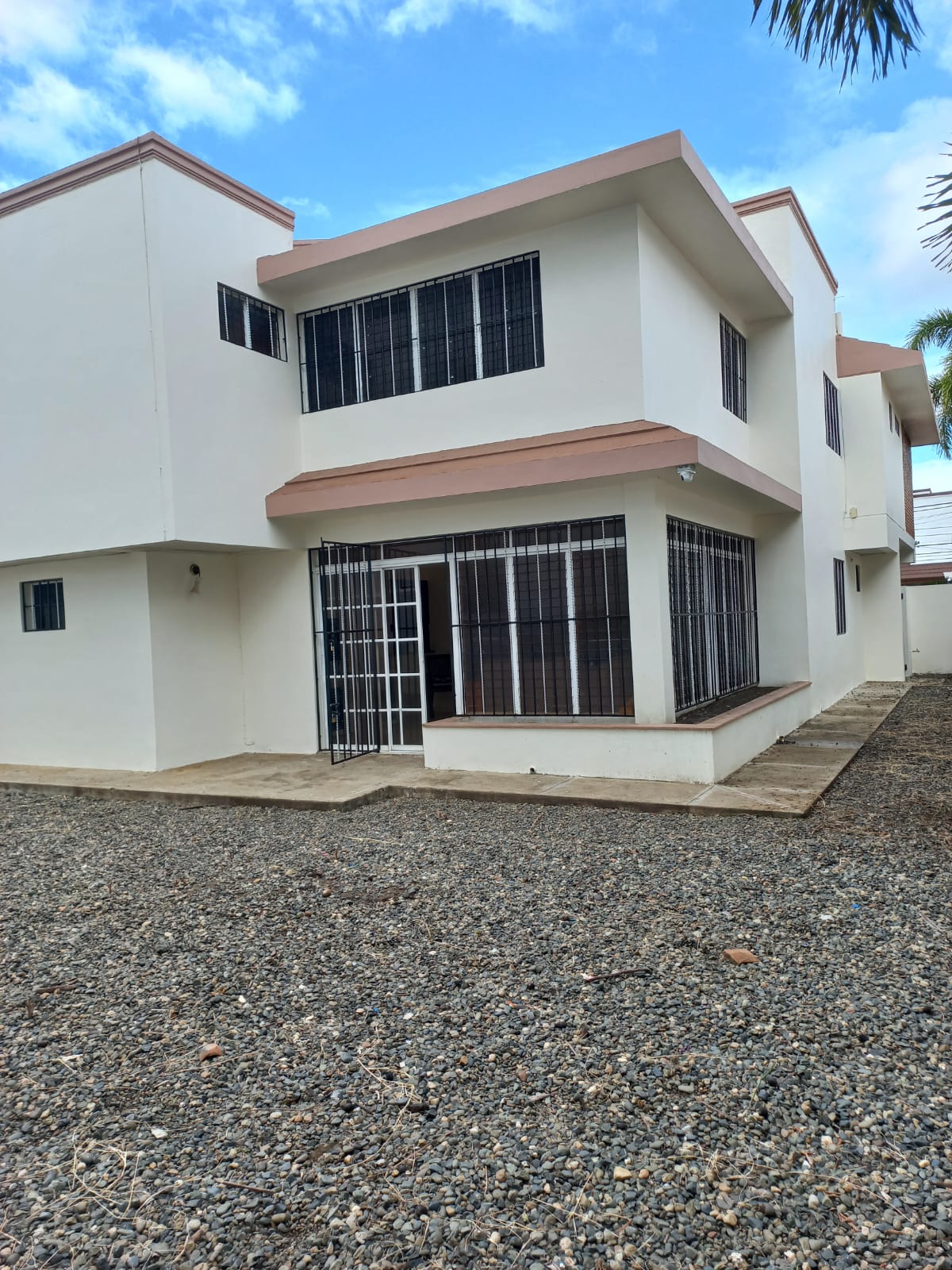 casas - Casa en Residencial Cerrado, Urb. Thomen  9