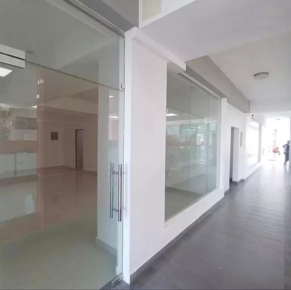 oficinas y locales comerciales - Alquiler local céntrico en el Mirador  5