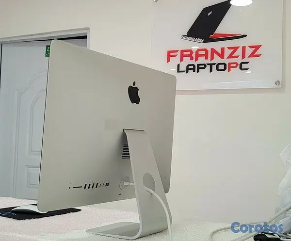 computadoras y laptops - Imac 21.5 Pulg Core i5 Ram 16gb ddr4 Disco 512gb SSD Teclado numerico año 2017 2