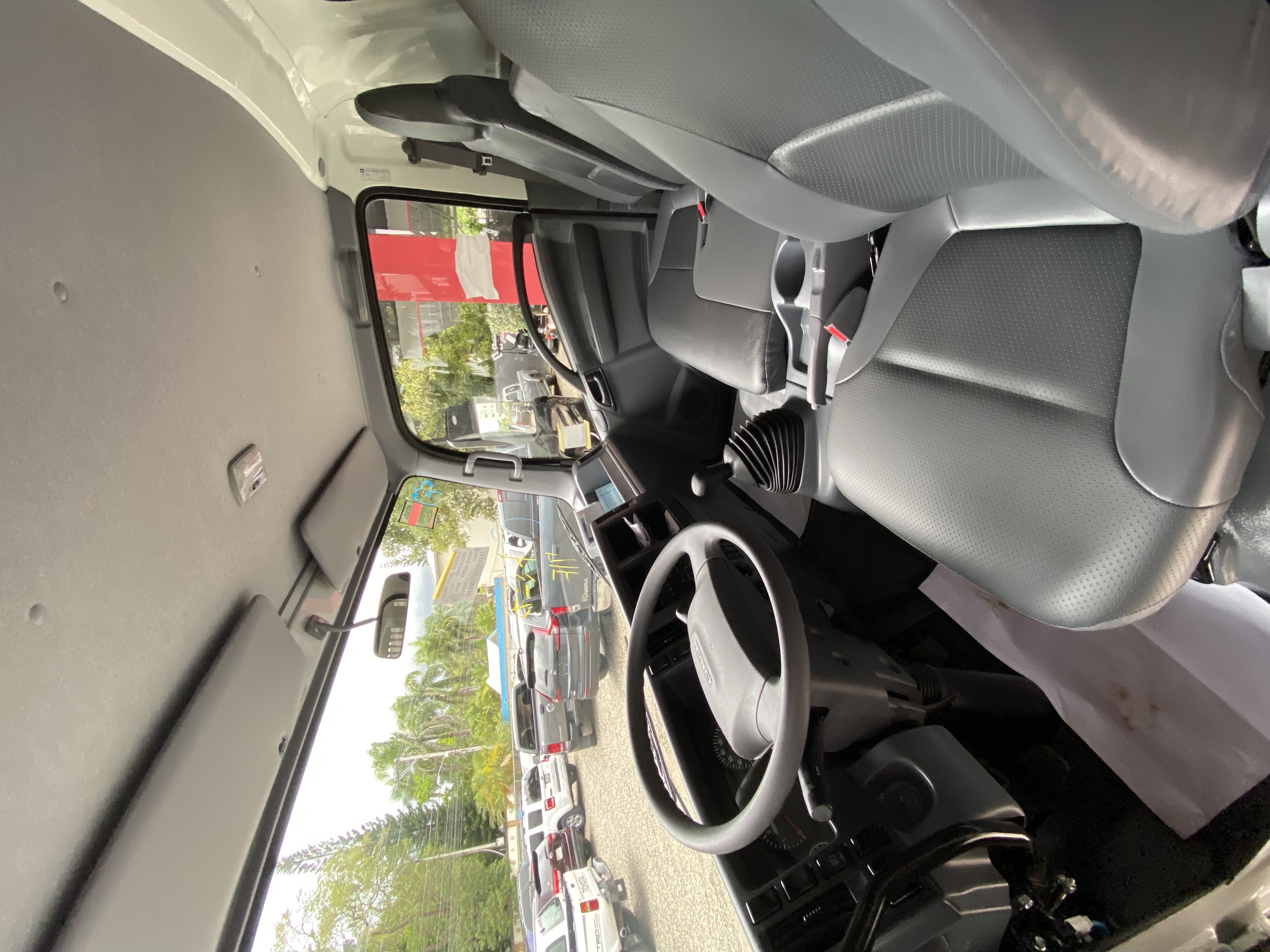 camiones y vehiculos pesados - ISUZU NPR 2025 VOLTEO 6