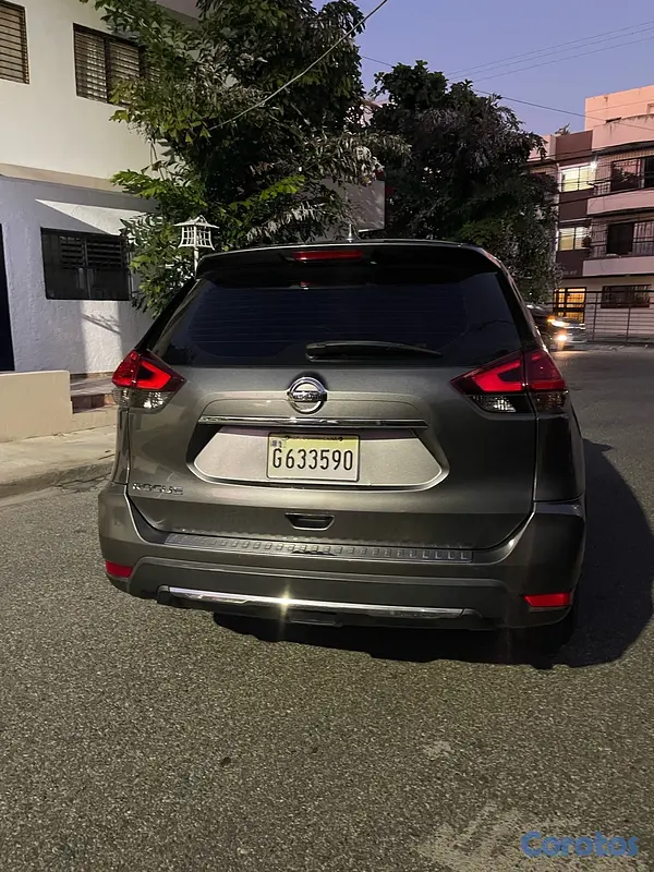 jeepetas y camionetas - Nissan Rogue S 4x2 2017 3